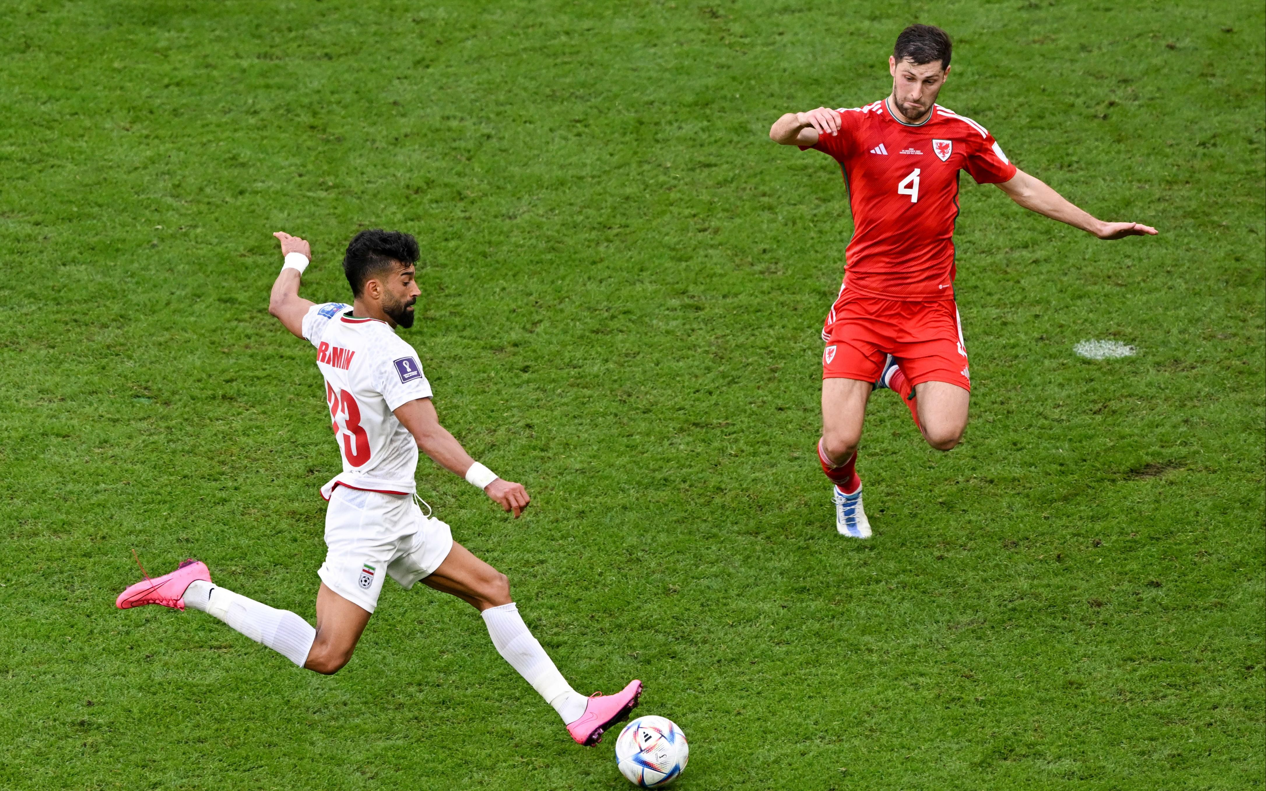 哥伦比亚队在足球比赛中脱颖而出什么意思