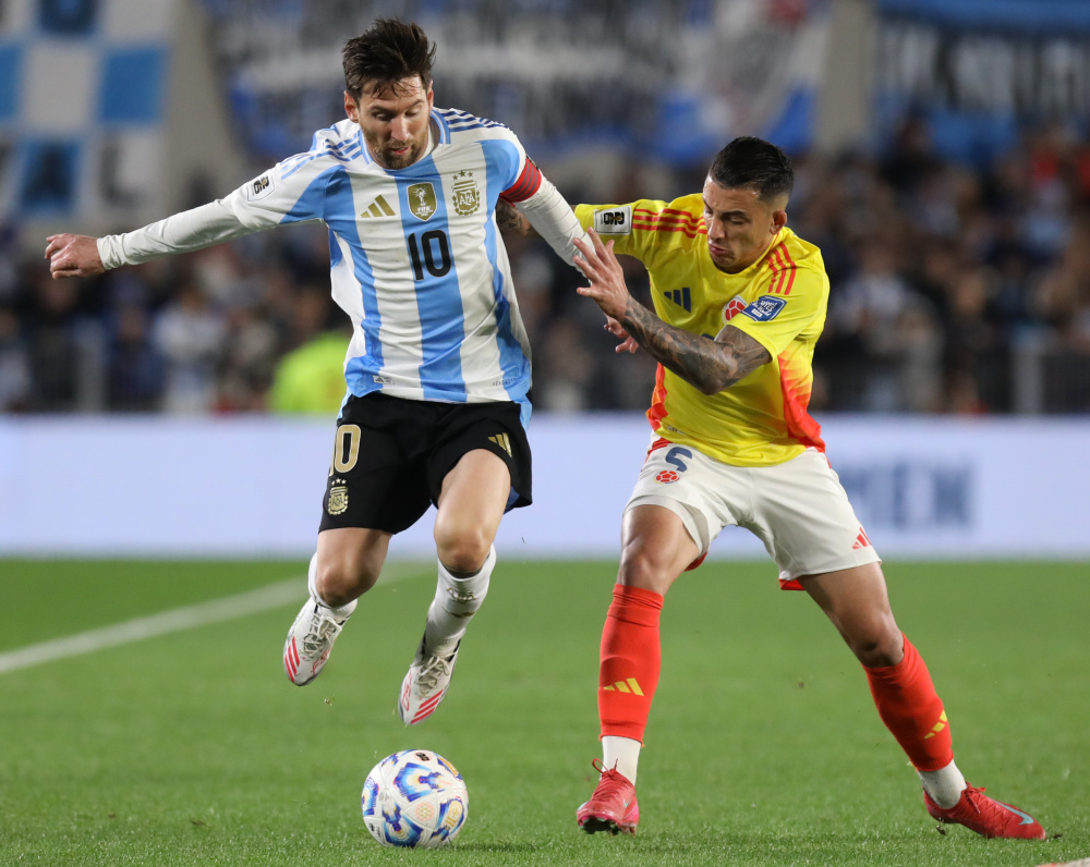 哥伦比亚队在足球比赛中脱颖而出什么意思